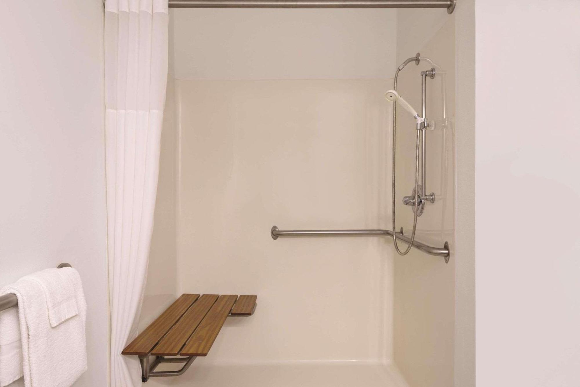 Country Inn & Suites By Radisson, Cedar Falls, Ia Екстериор снимка
