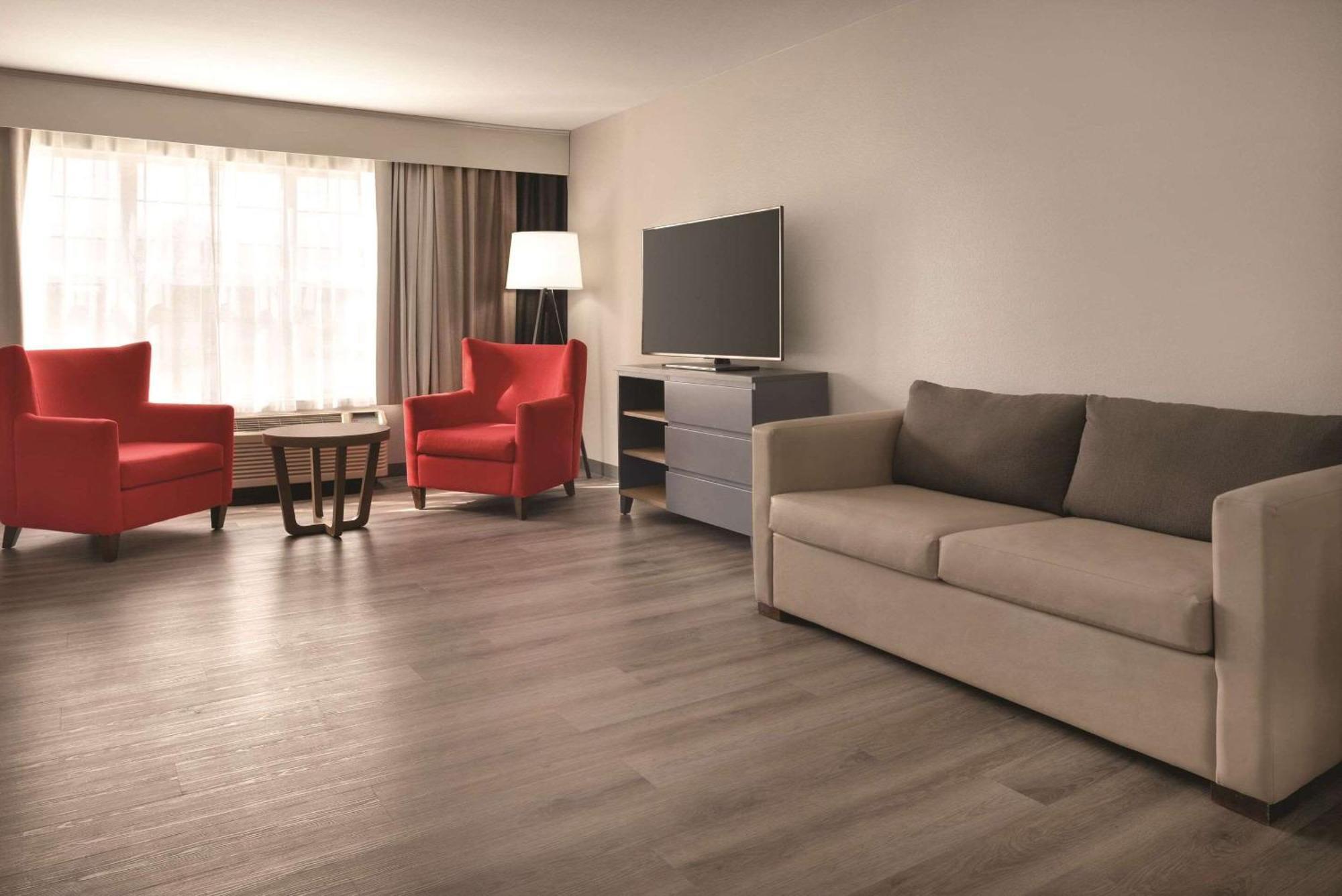 Country Inn & Suites By Radisson, Cedar Falls, Ia Екстериор снимка